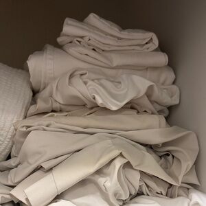 Luxurious Cream Bedding Set